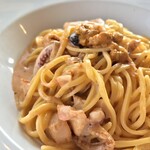 Pal Pasta - うにクリーム¥1350 美味いがウニというよりイカがメイン