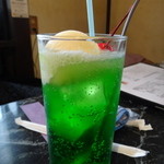 らい亭 - クリームソーダ。