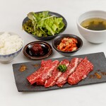 焼肉と鉄鍋 七 - ランチ限定！カルビランチ