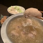 本格水炊きと博多もつ鍋 地鶏と九州料理 居酒屋 鳥邸 - 