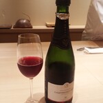 江戸焼肉 - キャンブルスコ・レッド …… 宮崎県の都農ワインで赤のスパークリングワイン　