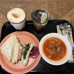 ササヤカフェ - フムスのサンドウィッチ　ミネストローネ
