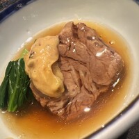 佐賀牛 Sagaya 銀座 - 丸茄子と小松菜、甘酒で煮含めた佐賀牛の炊き合わせ。この餡が抜群にウンマイ（＾◇＾）