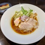 Dashiwo Susure - あご出汁醤油ラーメン　880円
                        デザートセット　＋200円