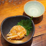 地酒喝采 かも蔵 - ふかひれ・梅・軟骨の和え物。たまらない、これぞ日本酒の友