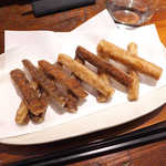 地酒喝采 かも蔵 - ごぼうの唐揚げ。冬が旬、この季節ならではの味わいだ