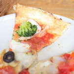 PIZZA SALVATORE CUOMO - ランチブッフェのピッツァ：サラミとブロッコリーのピッツァ '14 2月中旬
