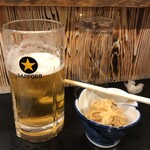 ほろよい - 生ビールとお通し。お通しは鯵の南蛮漬け