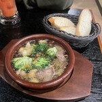 イタリアン酒場HARUTA - アヒージョ