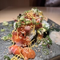 美食 個室・炭火焼・ワイン 縁 新宿店 - 縁のこぼれいくら　海宝ロール寿司(シングル)