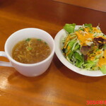 RAJA - チーズナンセットのスープとサラダ　1150円(税込)　2/2