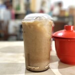 Kopi Es Tak Kie - ②アイスミルクコーヒー22000ルピア≒210円