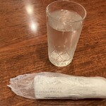 レストランゆり - お冷とおしぼり✨