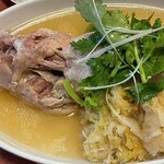 Shanhai Chikin Ootsuka Shoukakurou - スープはお肉と白菜のバランスがまた良い味です✨✨✨