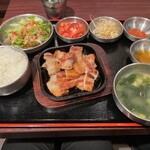 焼肉・サムギョプサル専門店 とんとら - 