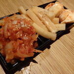 しなもん堂 - キムチ３種盛り合わせ