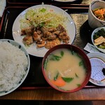 Isuto Rodo - 鶏モモ焼き定食600円