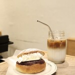ブラウンサウンドコーヒー - あんバターサンド 生クリーム付き
塩キャラメルラテ