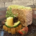 ビストロ セレニテ - 脂身部位を削ぎ落とした、豚肉ソテー