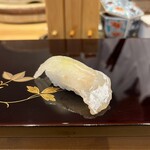 鮨 花美 - ヒラメの昆布締め