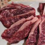 釜炊き飯の焼肉店 紅だるま - 肉感と脂の旨さが丁度いい だるまカルビ