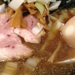 すごい煮干ラーメン凪 - 特製煮干しのアップ
