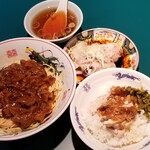 Hongouen - まぜそば＋鶏肉飯＋皿ワンタン＋スープセット