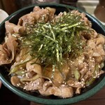 丼達 水道橋店 - 豚丼しようゆピリ辛　並