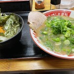 どとんこつ☆幸運軒 - ご飯どんぶりがとにかく深い