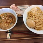 つけめん さなだ - 味玉・鶏ほぐし