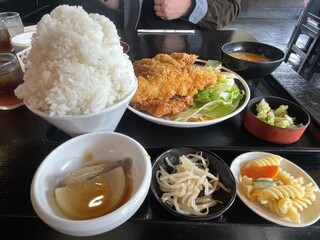 Koto - ミックスフライ定食（とんかつ、チキンカツ、イカフライ） 1,250円