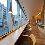 ホテル オーレ イン - 窓際のカウンター席