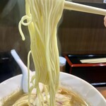 ヌードル＆スパイスカレー 今日の1番 - 少し左寄りですが，好みの麺リフト
