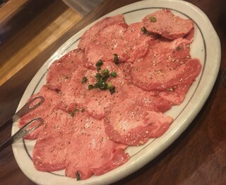 Yakiniku Juujuu - 定番のタン！！