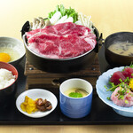 Sukiyaki and tuna sashimi set meal