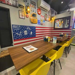 A photogenic Hamburger shop with an American feel!