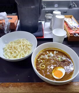 Gyuusujikare Chiisana Kareya - カレーつけうどん。シナモンとフェンネルが薫る。