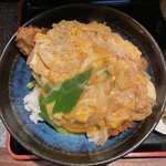 京栄 - とにかくデカいかつ丼