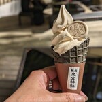 茶寮 五色の杜 - 麦こがしソフトクリーム490円