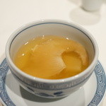SHANGU - 白菜とフカヒレ姿入り蒸しスープ