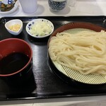 Kuma ya - ざるうどん（細麺）５５０円　大盛り１００円