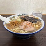 ケンちゃんラーメン - 料理写真:中華そば小盛り900円