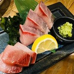 ブランニュー酒場カツオとさくら - ブリ刺身