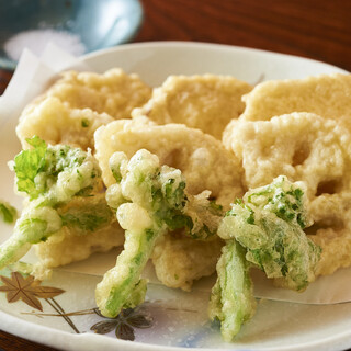 銘酒とともに味わえる！地元食材を使用した一品も多彩に取り揃え