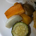 モダン・ダイニング sumi - 添えられているグリルされたお野菜達　　素材の美味しさがかんじられます