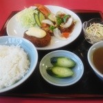 Kourai - 「本日のランチセット」750円　　酢豚・コーンコロッケ・ライス・スープ・漬物・他に1品とミニコーヒー付
