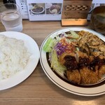 洋食の店 ブーン - Aランチ チキンカツと豚ロースの焼肉