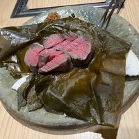 肉料理 KOJIRO - 和牛ランプ肉の塩釜焼き