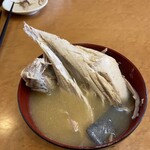 Saitamagyokou Kaisenshokudou Soumasuisan - お代わり自由な味噌汁はあら汁で驚くほど具が沢山でびっくりです。