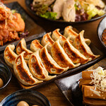 肉汁餃子のダンダダン - 梅コース　集合写真　アップ